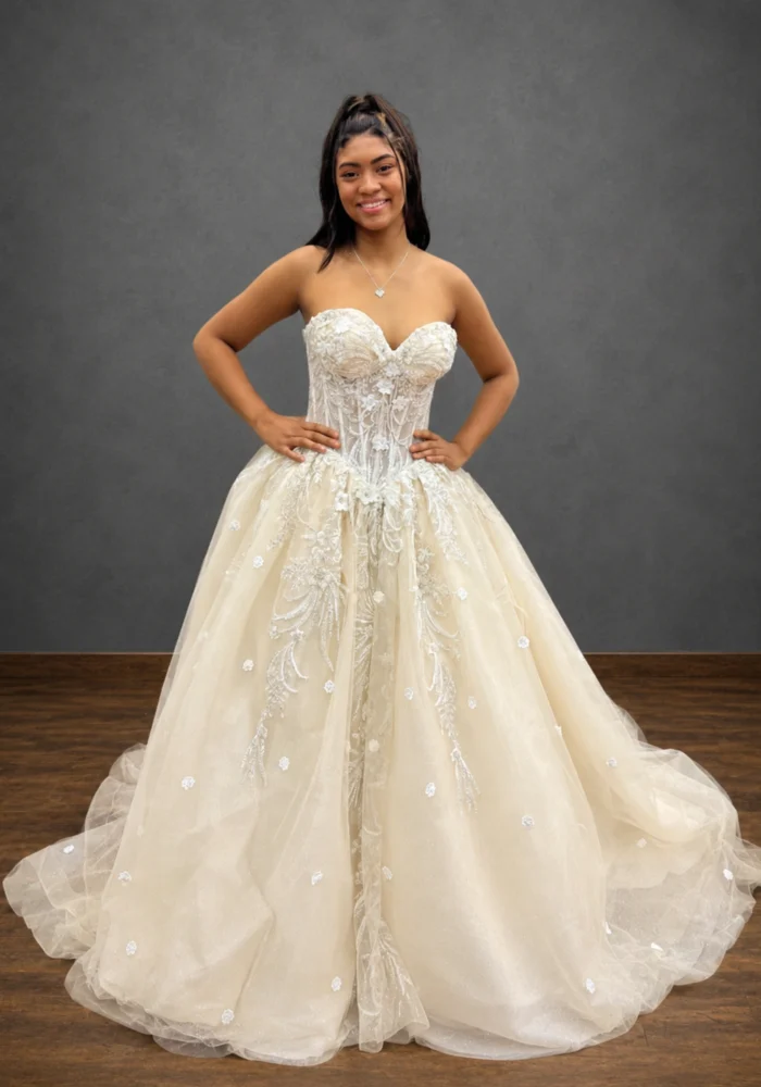 Vestido Amarilis champanhe tomara que caia com bordados e pedrarias - Felicidade Noivas e Festas
