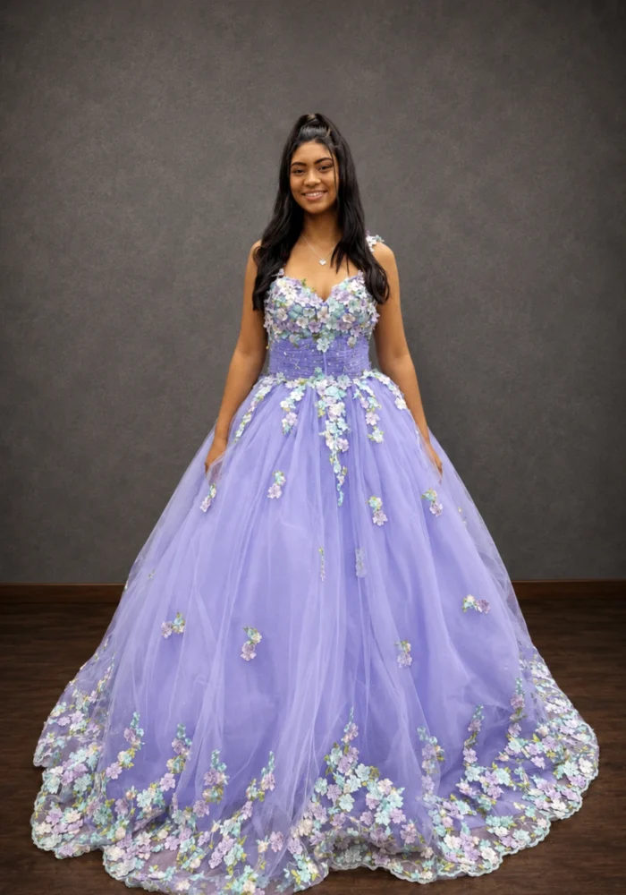 Vestido Azaleia lavanda em tule com flores coloridas e corpo drapeado - Felicidade Noivas e Festas
