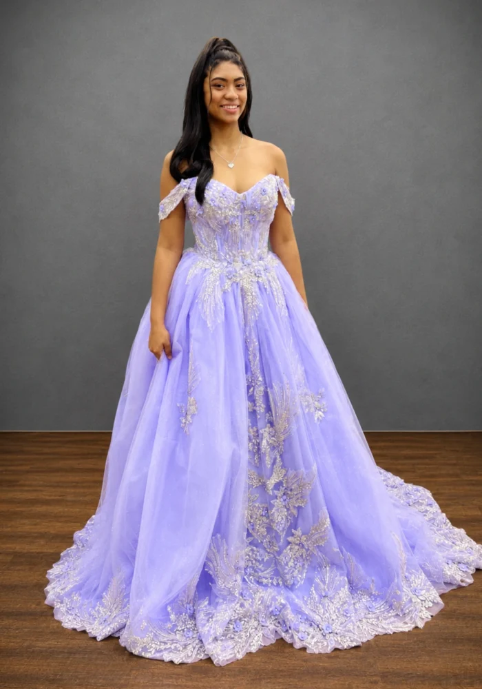 Vestido Caliandra lavanda ombro a ombro com bordados em pedraria prata - Felicidade Noivas e Festas