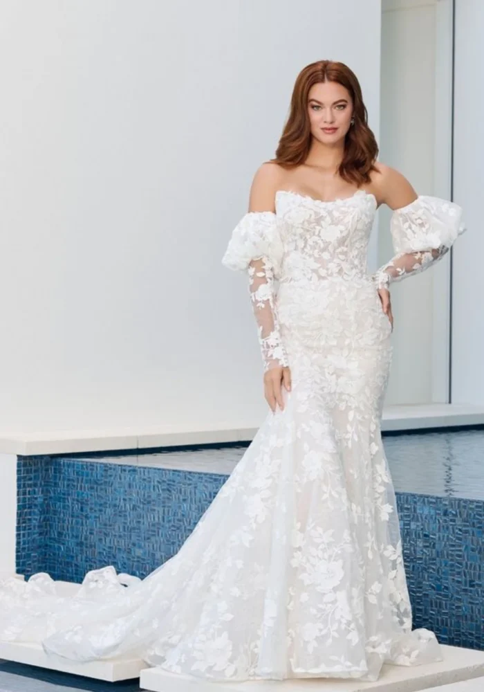 Vestido IPANEMA - Vestido sereia tomara que caia todo rendado com manga ballon opcional. Elegância e delicadeza para a noiva. - Felicidade Noivas e Festas