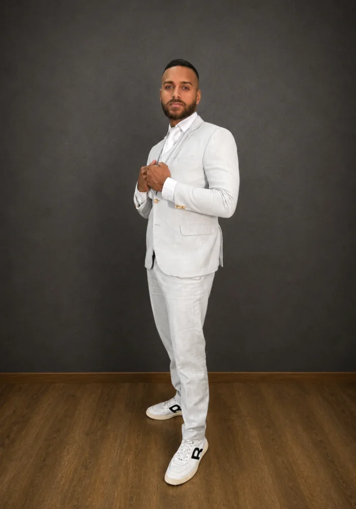 Terno SLIM FIT LINHO VERDE ÁGUA - Seu tom suave transmite frescor e sofisticação, sendo perfeito para casamentos durante o dia, na praia ou no campo. - Felicidade Noivas e Festas