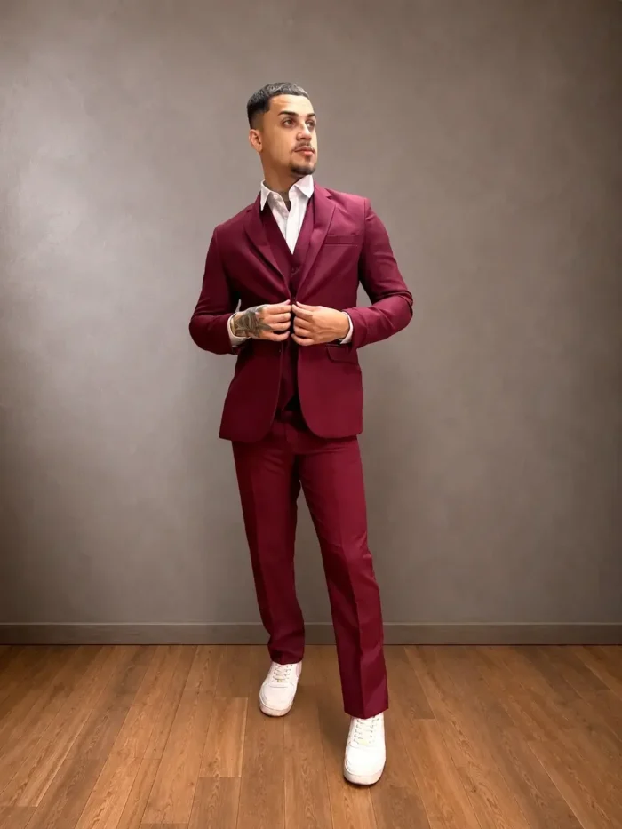 Terno TERNO SLIM MARSALA - Marcante e sofisticado, o terno slim marsala é ideal para padrinhos que desejam um visual elegante e cheio de personalidade. - Felicidade Noivas e Festas