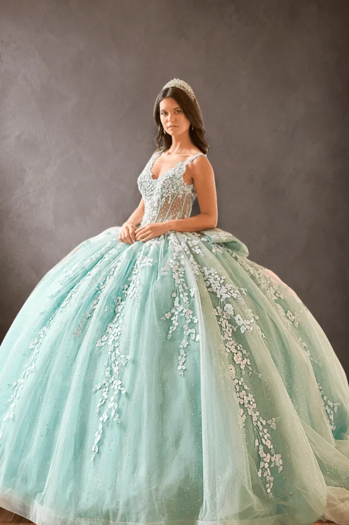 Vestido Amélie verde menta para festa de debutante - Felicidade Noivas e Festas