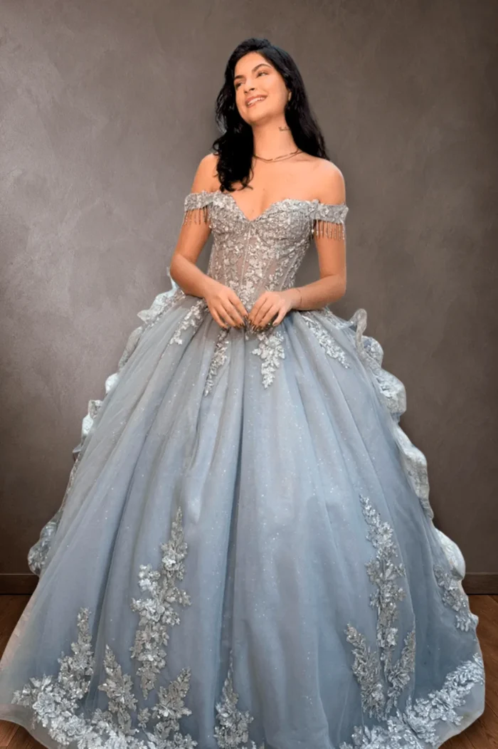 Vestido Lúmina prata para festa de debutante - Felicidade Noivas e Festas
